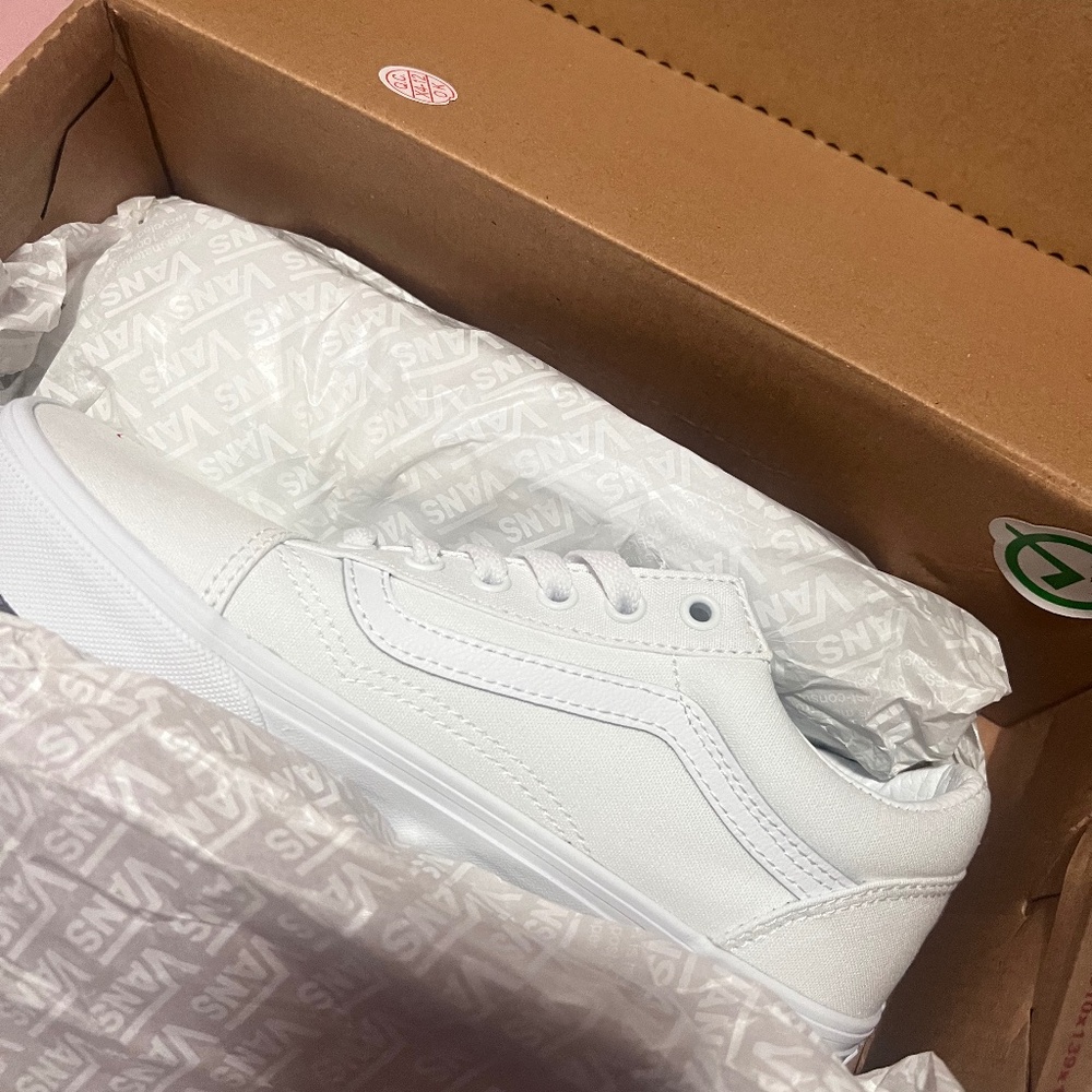 White brand new old skool vans